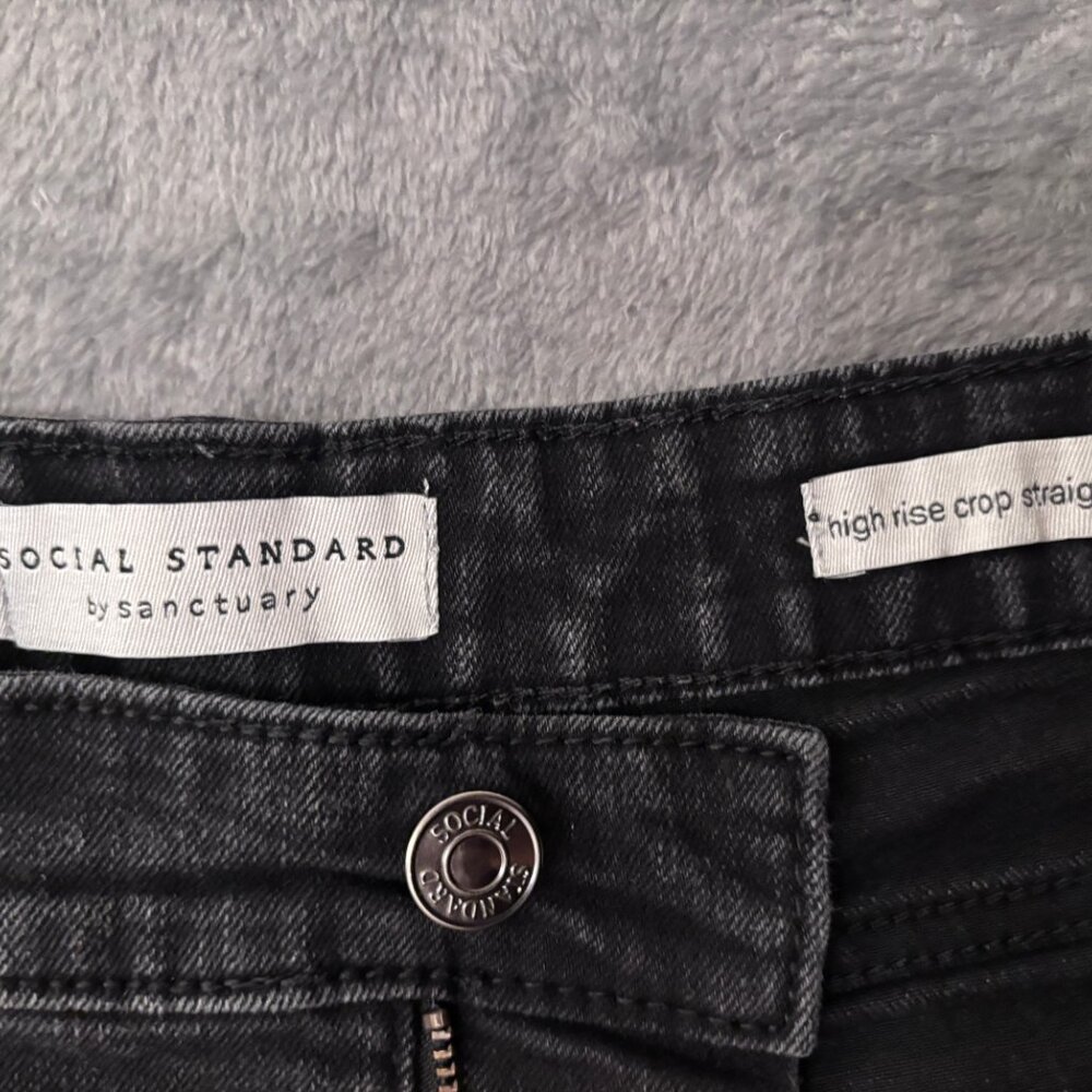 Social Standard Jeans Women’s Size 10 High Rise Crop Straight Black Denim - Picture 9 of 13